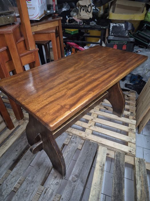Cadeiras de jardim/restauração  + mesa