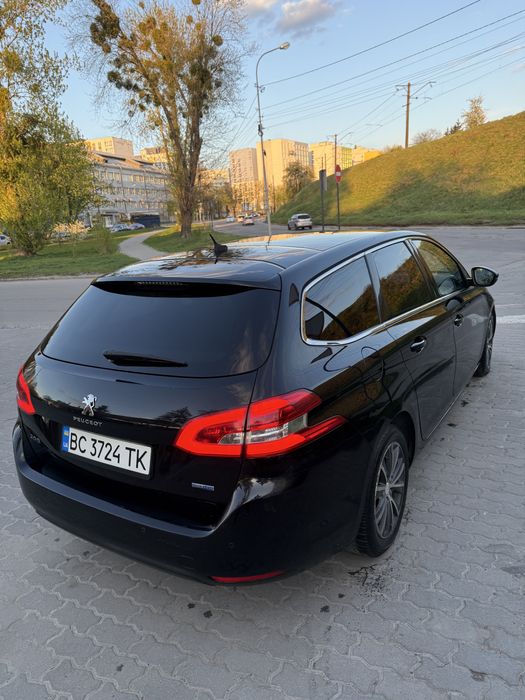 Peugeot 308 хорошому стані