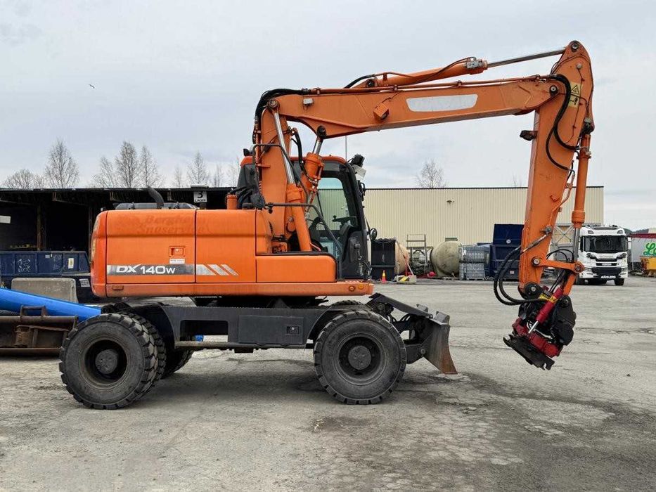 Koparka kołowa DOOSAN DX 140W