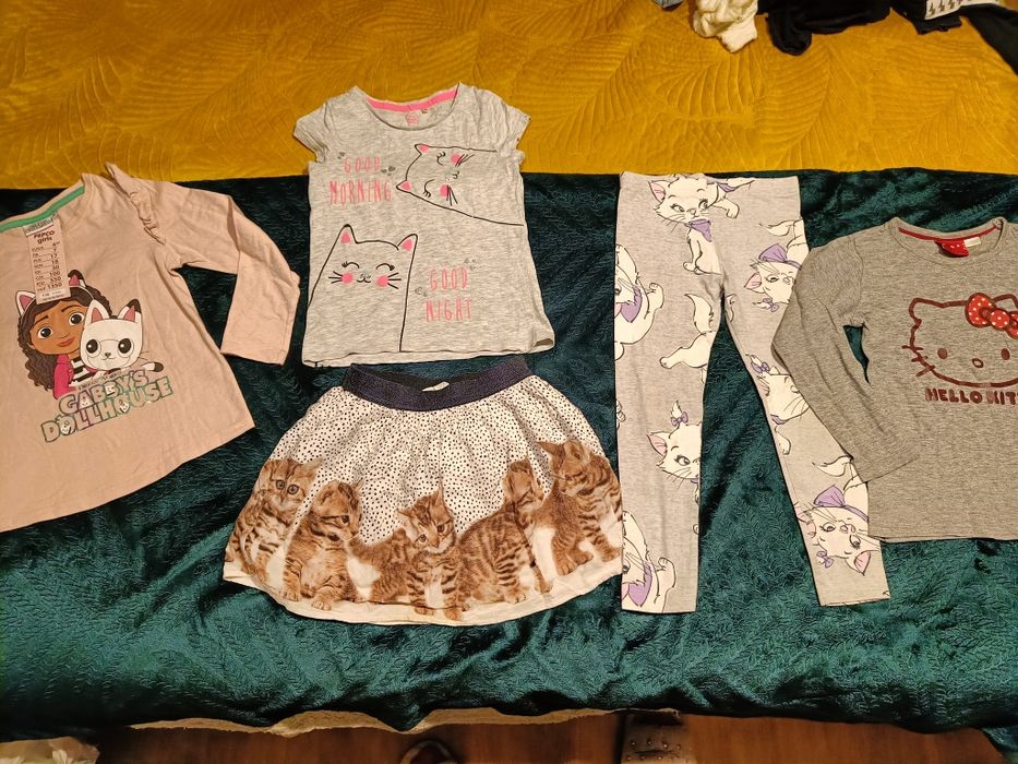 Koci domek Gabi arystokraci kotki hello kitty 110 116 bluzka spódnica