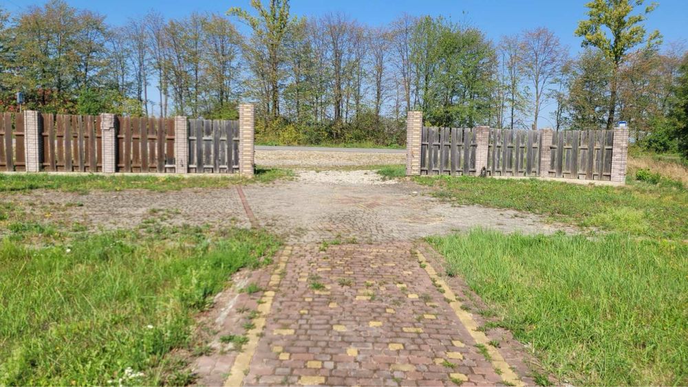 Колиба в напрямку Буковеля.