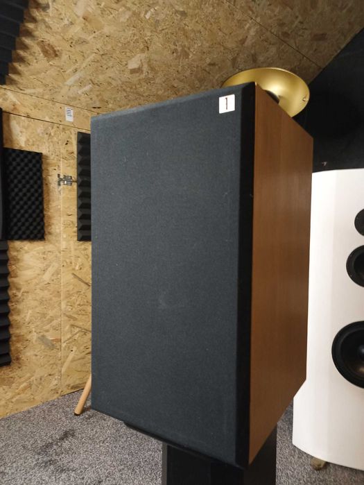 Monitory by AUDIOTOM Model Three