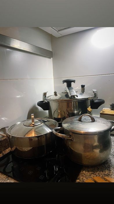 1 panela de pressão + 2 panelas
