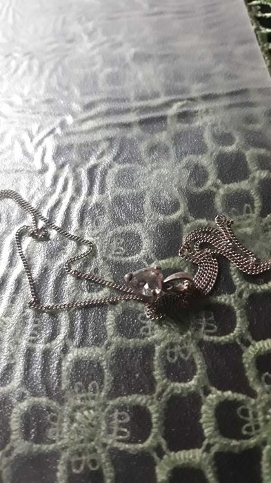 Sprzedam srebrny łańcuszek z wisiorkiem