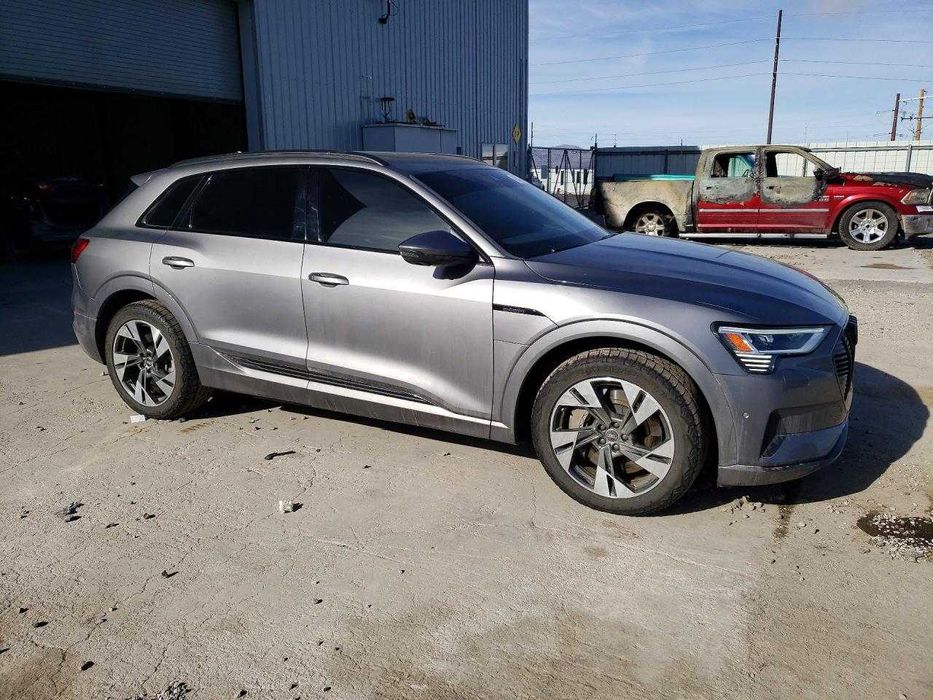 Audi e-tron Premium 2022