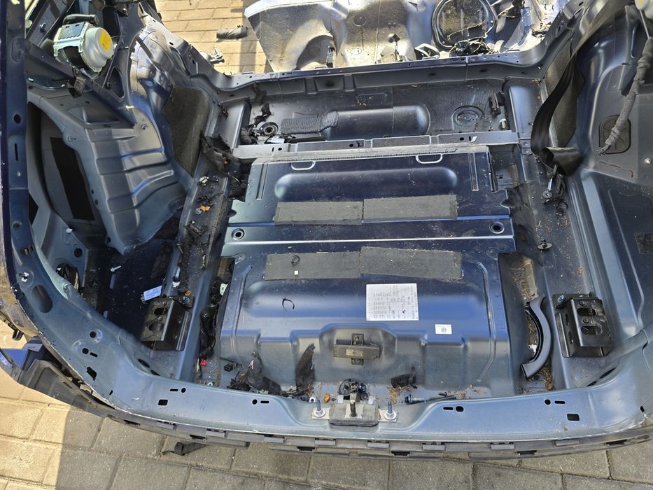 Dupa wanna wnęka koła pas tylny audi a4 b9 G Tron a5 8w gtron