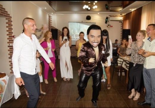 Żywa maskotka/striptizer