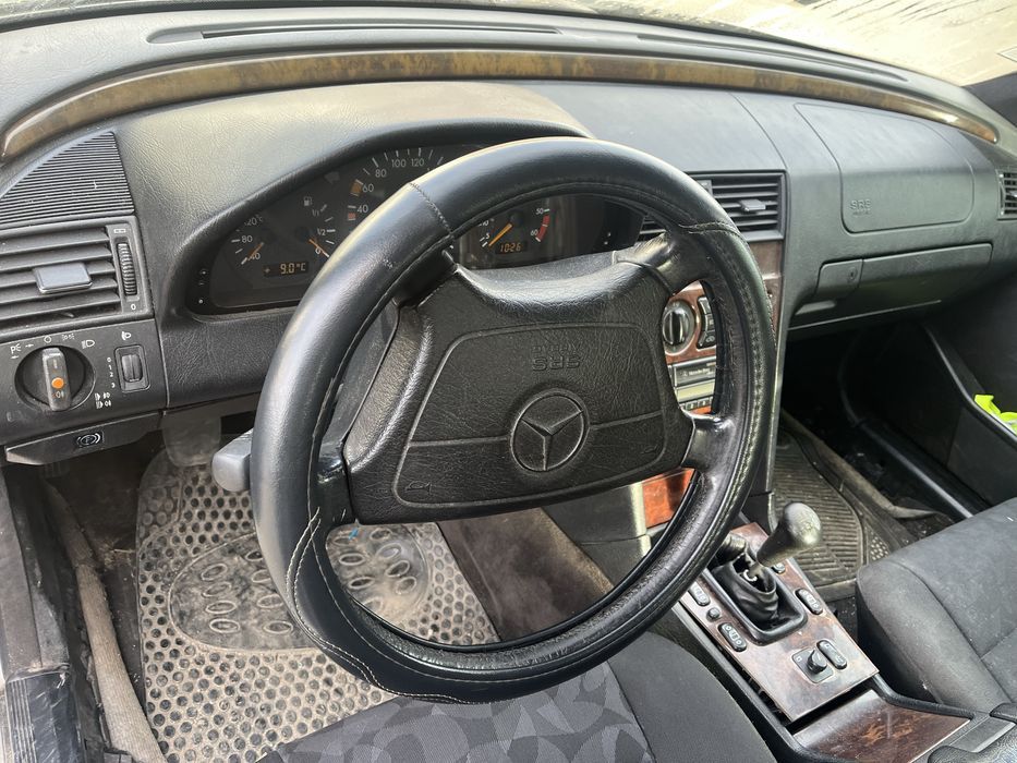 Mercedes . C . 2.2 D Ano 1996