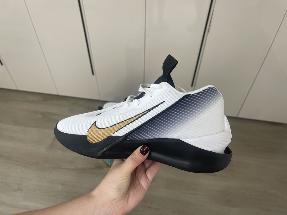 Баскетбольні кросівки Nike G.T. Jump Academy EP 42.5 (US 9) (Без коробки)
