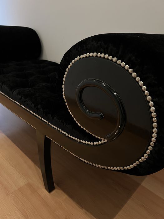 Chaise-Longue / Baqueta Las Kasas em veludo preto e capitonê