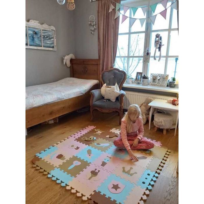 Duża Mata Piankowa Z Płotkiem i Puzzlami Zamek