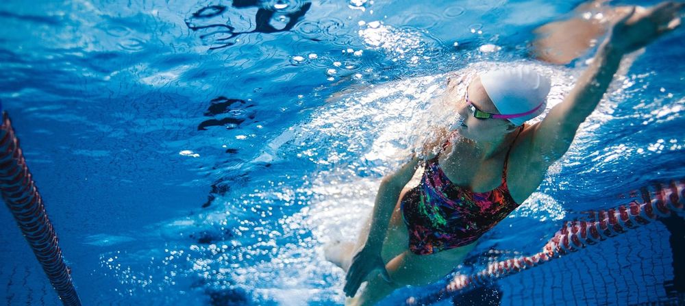 Nauka pływania i doskonalenie - instruktorka z licencją PZP