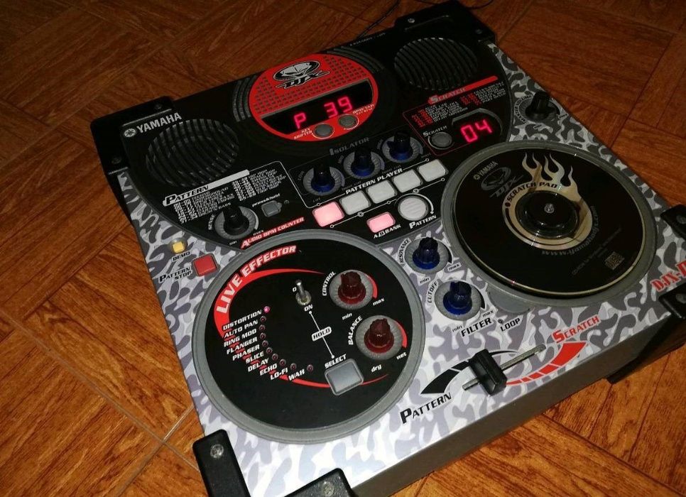 Yamaha DJX 2B Groovebox