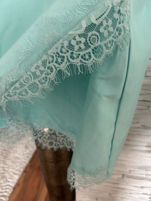 Elegancka sukienka wizytowa pastelowa z koronką koronkowa z dekoltem garniturowa na wesele turkusowa koktajlowa miętowa damska XS S M 36 38 40