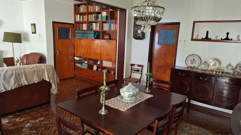 Moradia Independente no centro de Alpiarça - Oportunidade de negócio