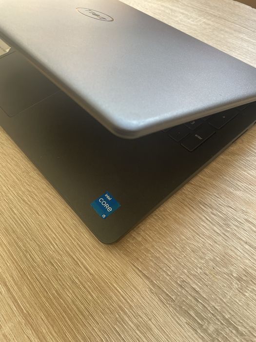 Laptop nowy Dell Inspiron 3501 i5-1135G7/8GB/512/Win10