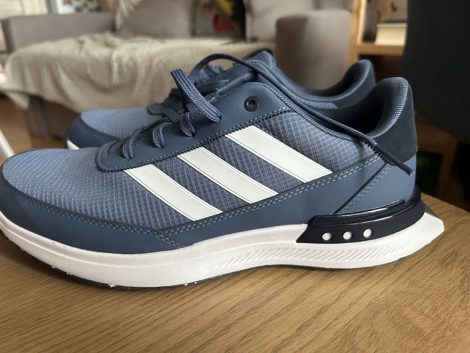 Нові чоловічі кросівки adidas 43 1/3 розмір, офігезні
