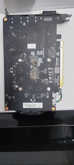 Placa gráfica ASUS GTX 1650 OC 4gb