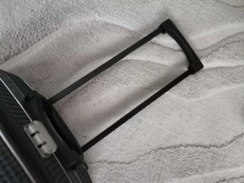 Walizka na kółkach duża mocna pojemna sprawdzona i tania !