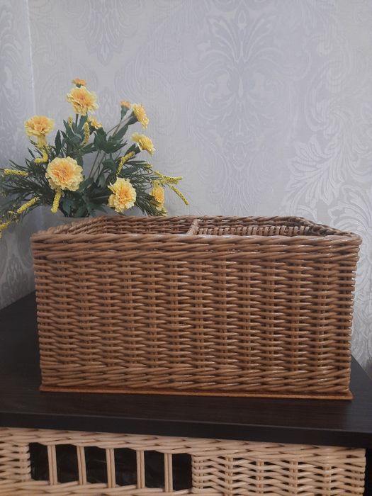 Плетёный короб с перегородками