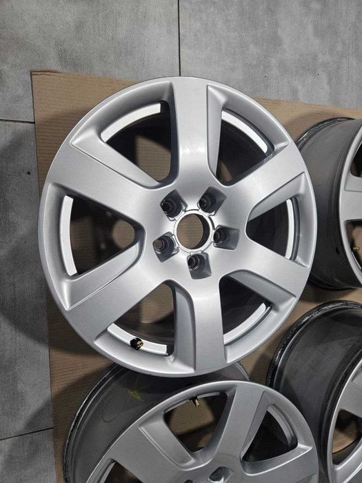 Диски Audi 5/112 R17 7.5J ET37 dia66.6mm