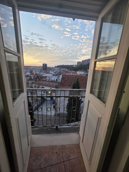 ARRENDA-SE QUARTOS a estudantes Coimbra