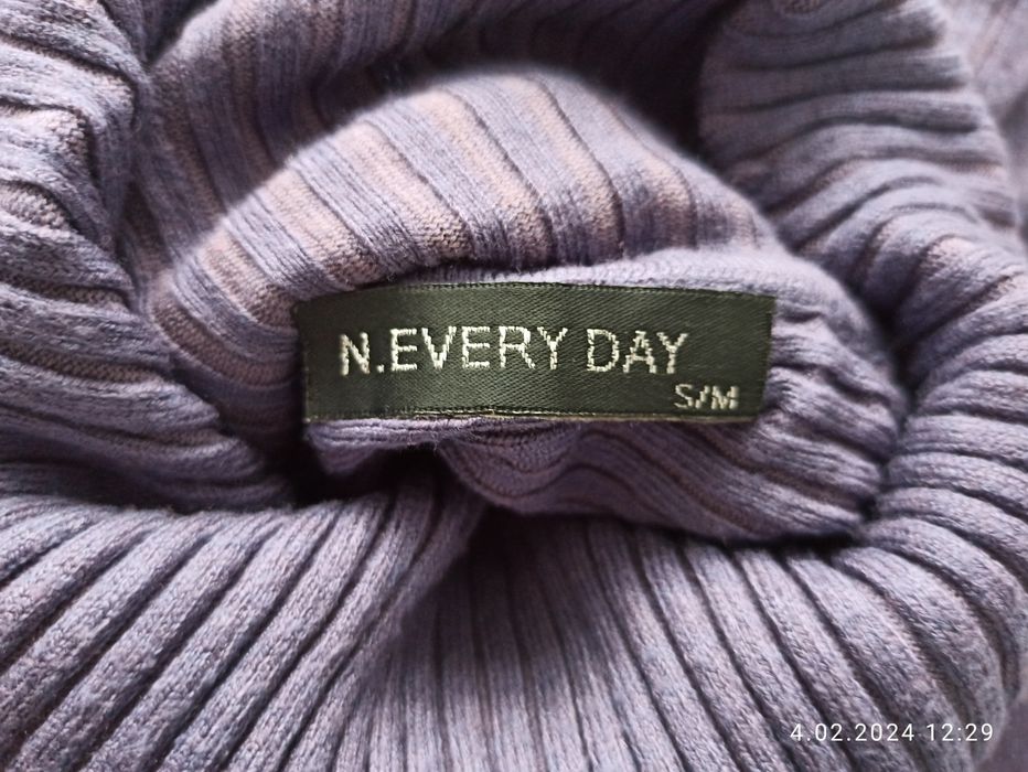 Sukienka fiołkowa cienka na zimę