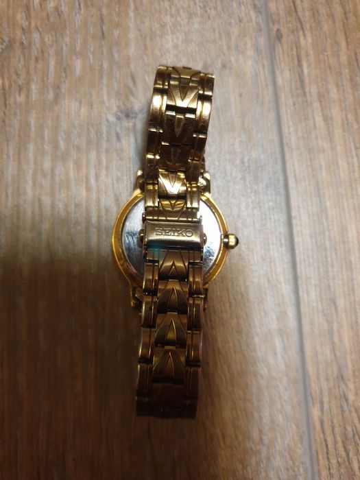 Часы SEIKO женские позолоченные.