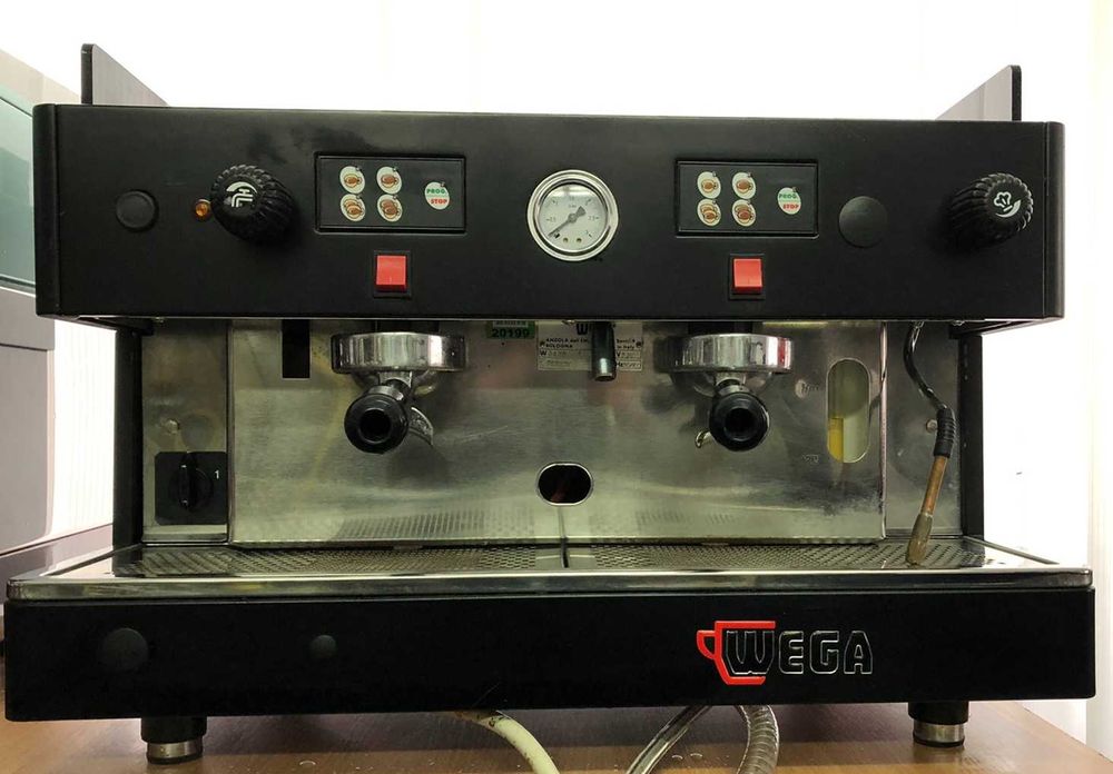 Кофемашина Wega Orion 2GR. Професійна кавомашина.