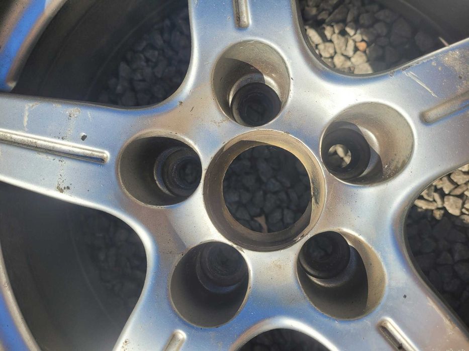 Felgi - Subaru Legacy IV 4 sztuki rozstaw: 5x100 ET 48  7JX17H2