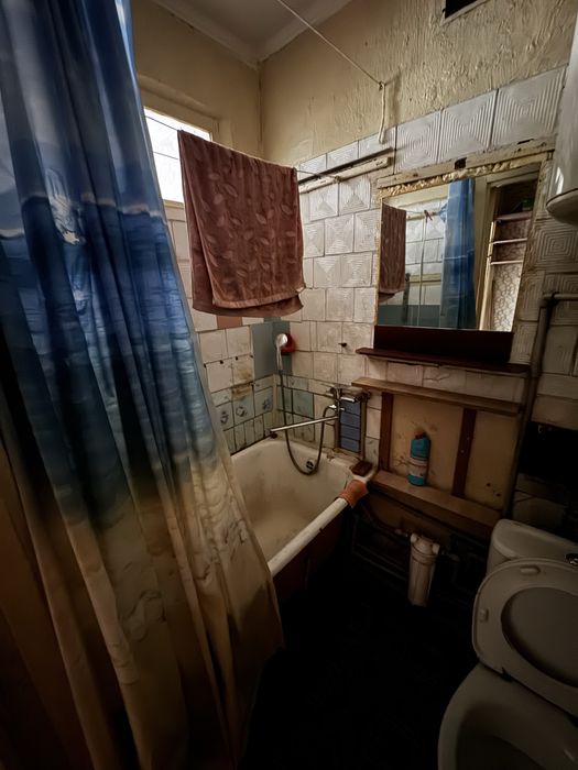 Продам 1 ком. Каменское левый берег 6 этаж (9мик. Общежитие)