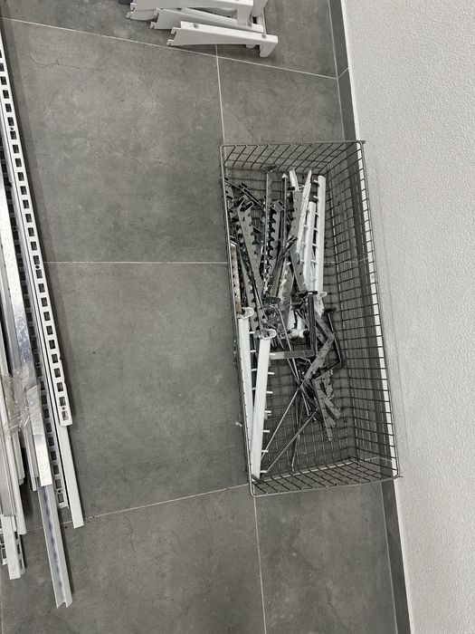 Regał modułowy do sklepu