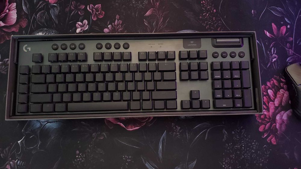 Клавіатура Logitech G915X Lightspeed Linear Swithes US version.