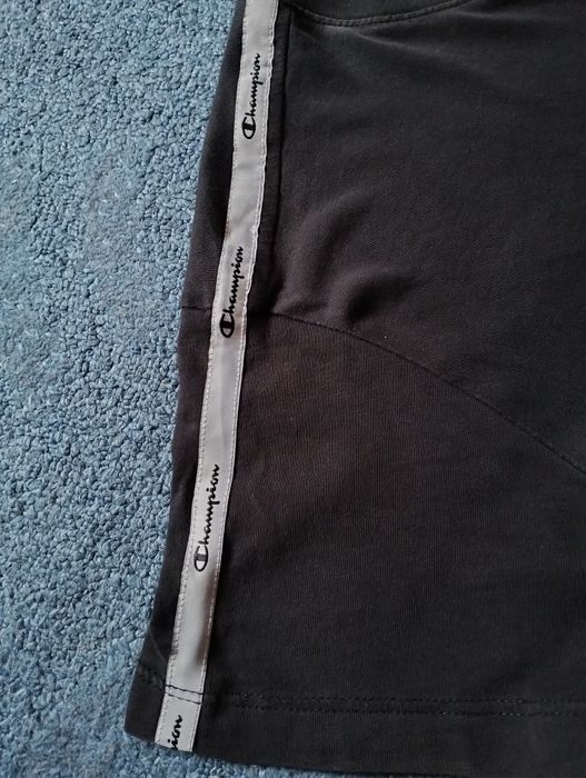 Широка вкорочена футболка Champion