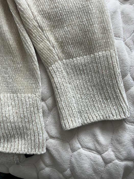 Тепла вязана кофта Zara