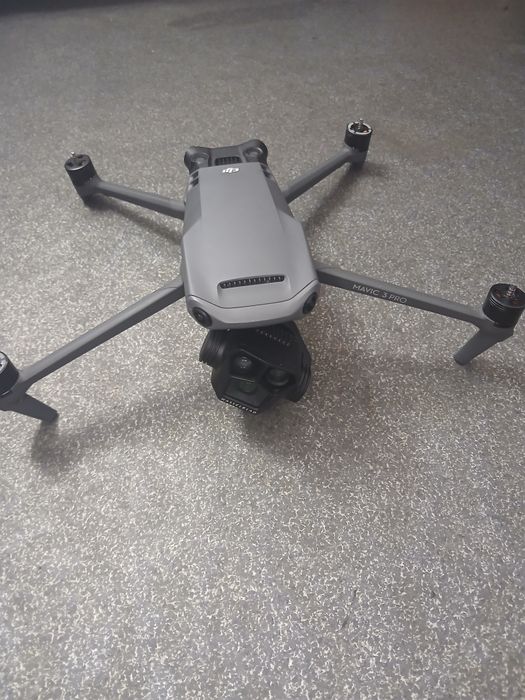 DJI Mavic 3 Pro .