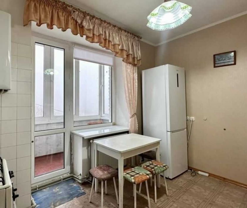 Продається 4-кімнатна квартира, вул. Івасюка, Трускавець