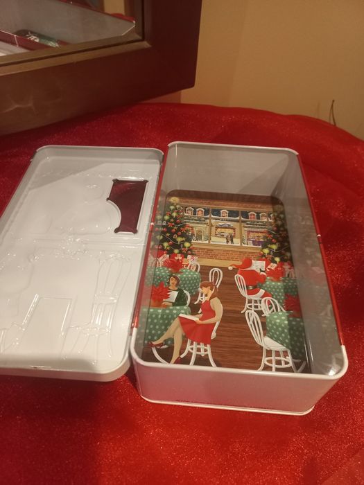 Lata Natal  20 cm x 11 cm