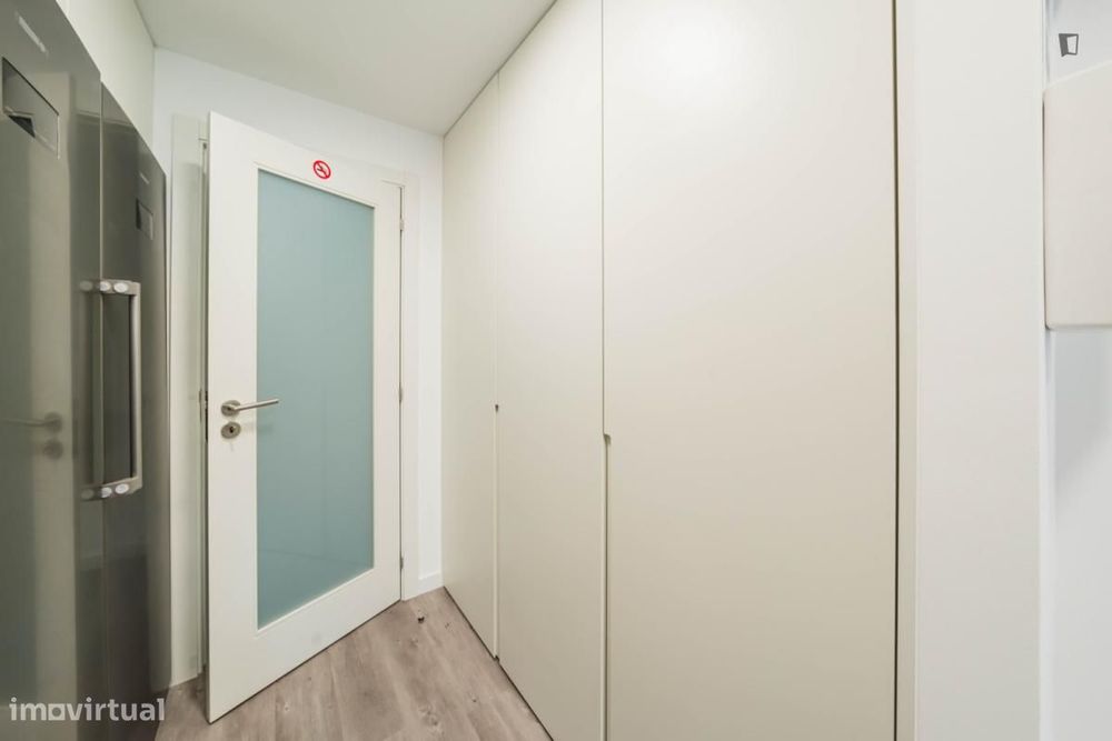 Quarto - localizado em Lumiar Lisbon