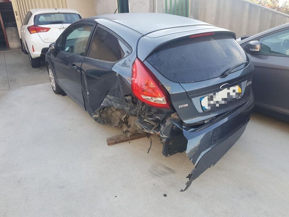 Ford Fiesta Van  2010 para peças