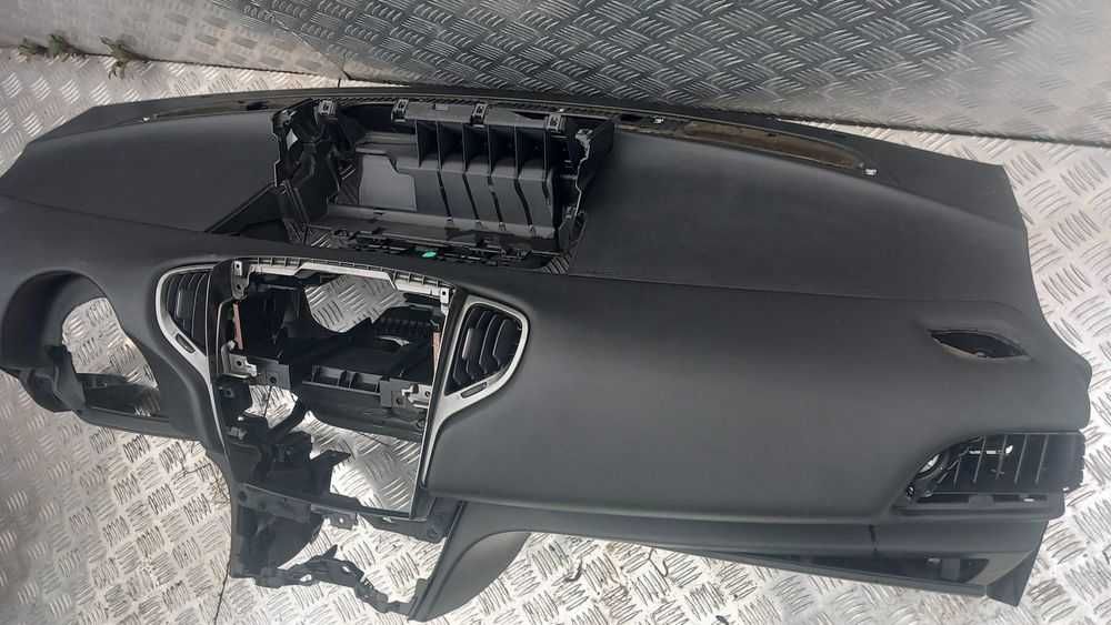 Deska rozdzielcza konsola kokpit Lancia Ypsilon II Oryginał airbag