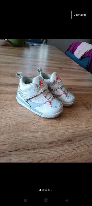 Buty sportowe dziecięce Jordan rozmiar 21