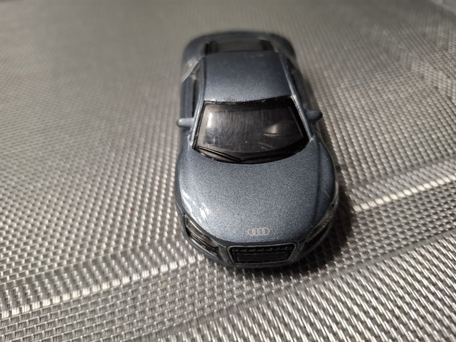 Bburago audi r8 model samochodu