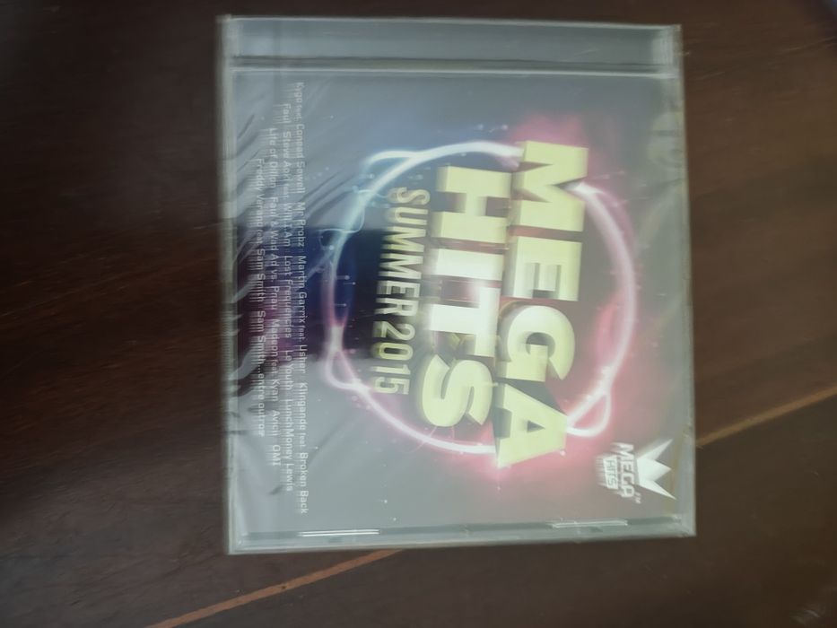 Vários CDs de música novos