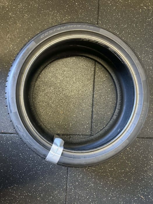 225/40/19 PIRELLI P ZERO 93W pojedyńcza!!!