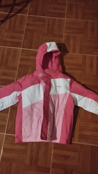 Fato como novo para neve criança 4 anos