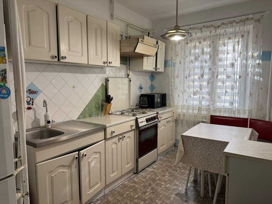 Продам 4-кімнатну квартиру