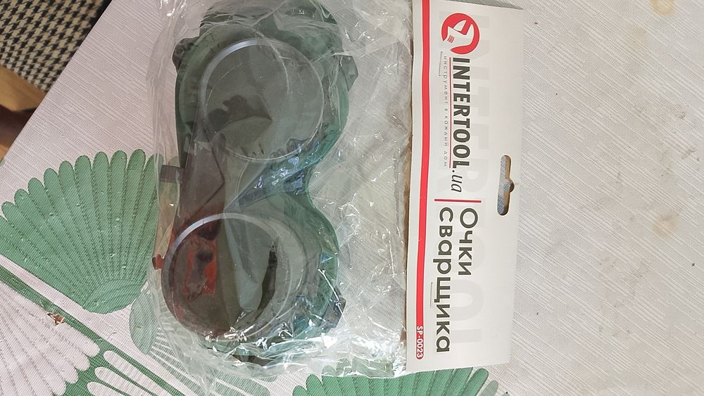 Продам очки сварщика