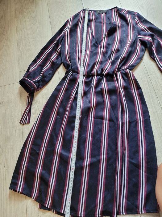 Elegancka sukienka w paski