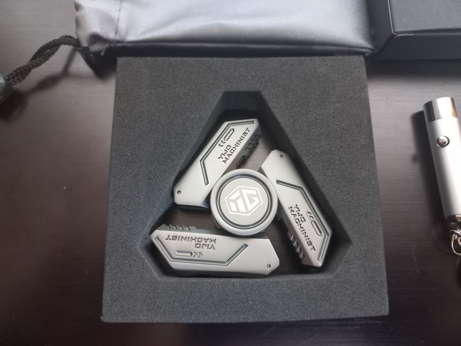 Эксклюзивный металлический спиннер для взрослых и детей+полный комплек